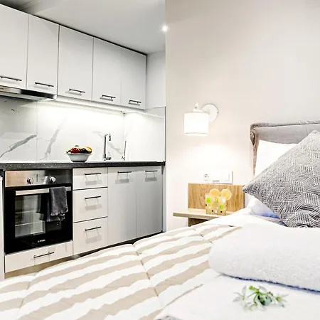 Apartament Ionian Citizen Atelier *